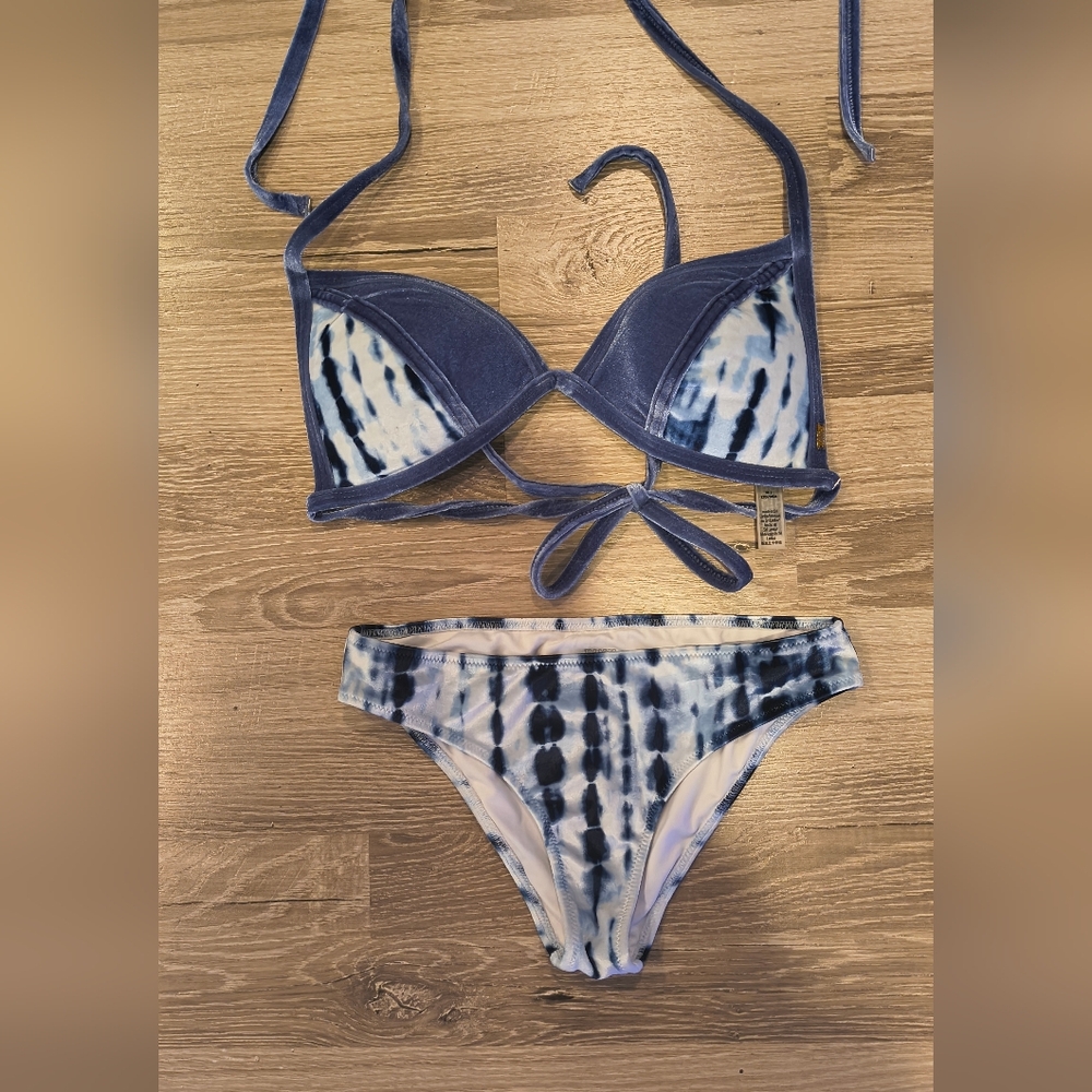 PINK Victoria's Secret Blue and White Tie-Dye Bikini Set